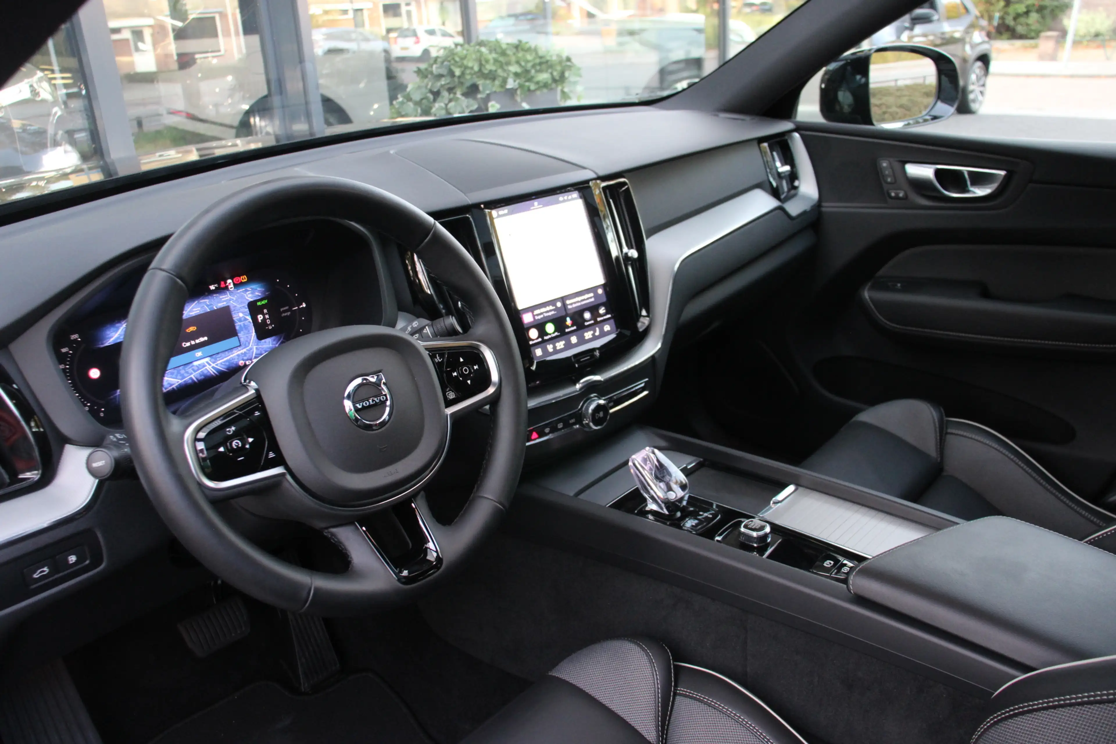 Volvo XC60 2.0 T6 Plug-in hybrid AWD Plus Dark Navi/Camera/Ke — photo 23