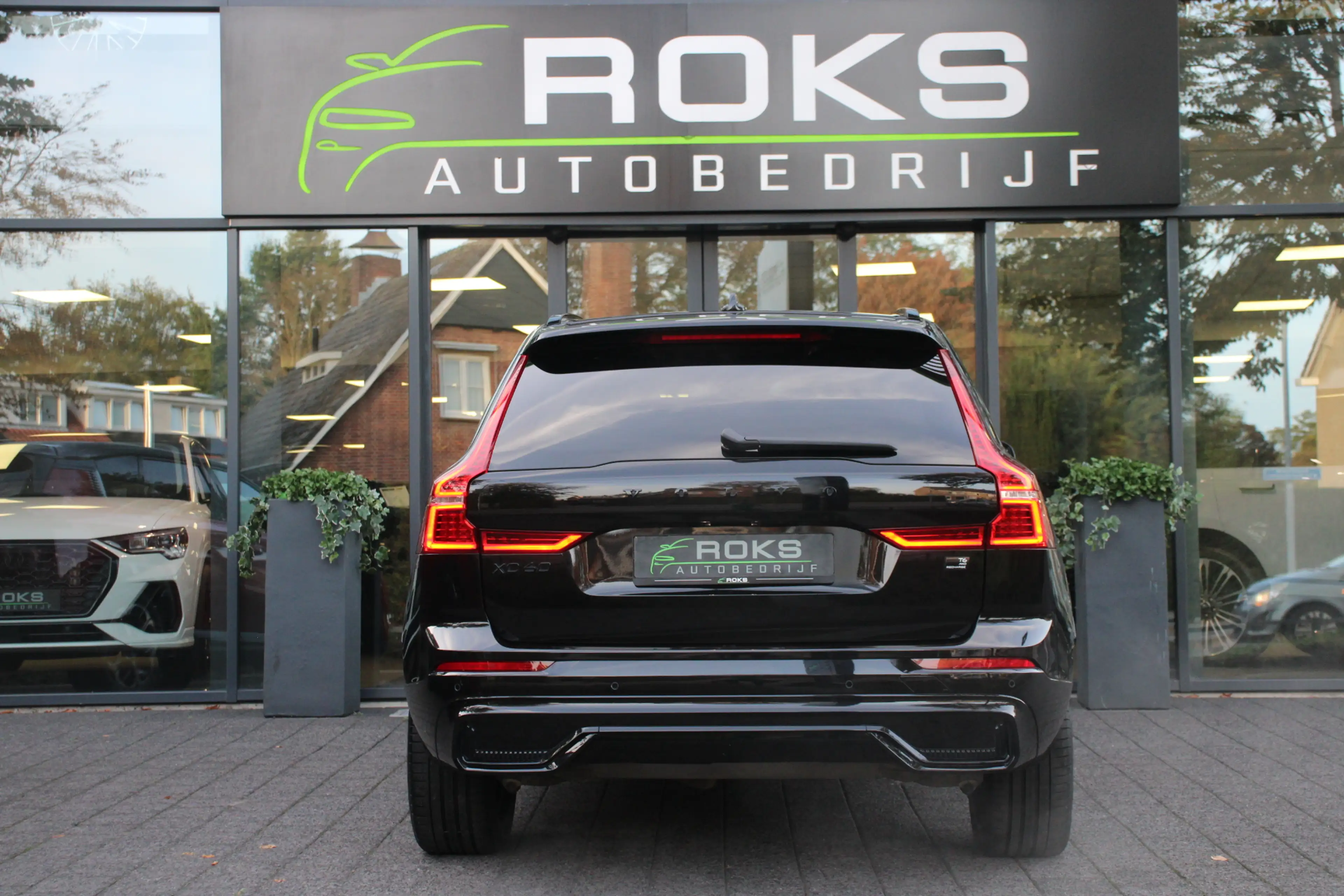 Volvo XC60 2.0 T6 Plug-in hybrid AWD Plus Dark Navi/Camera/Ke — photo 3