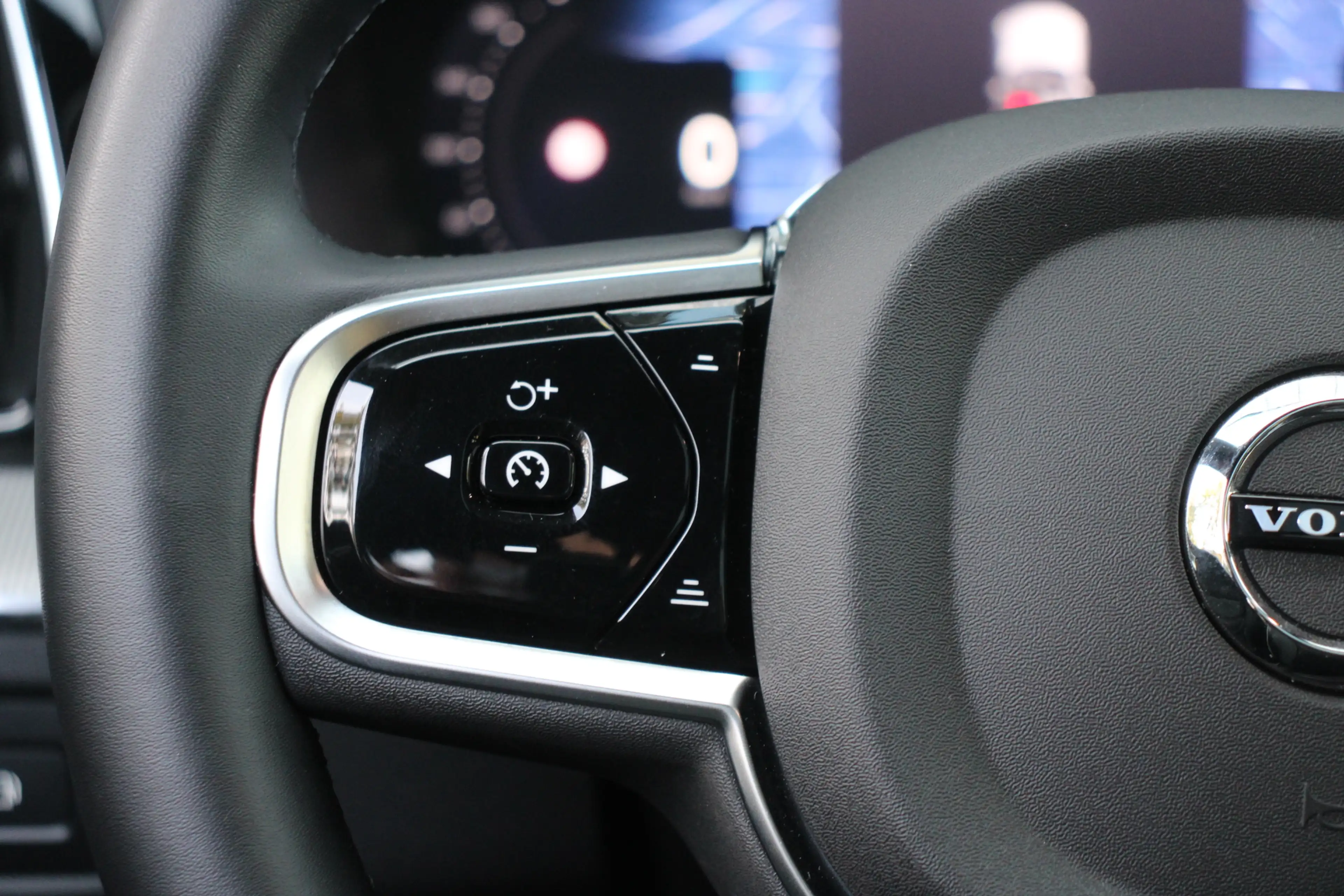 Volvo XC60 2.0 T6 Plug-in hybrid AWD Plus Dark Navi/Camera/Ke — photo 21