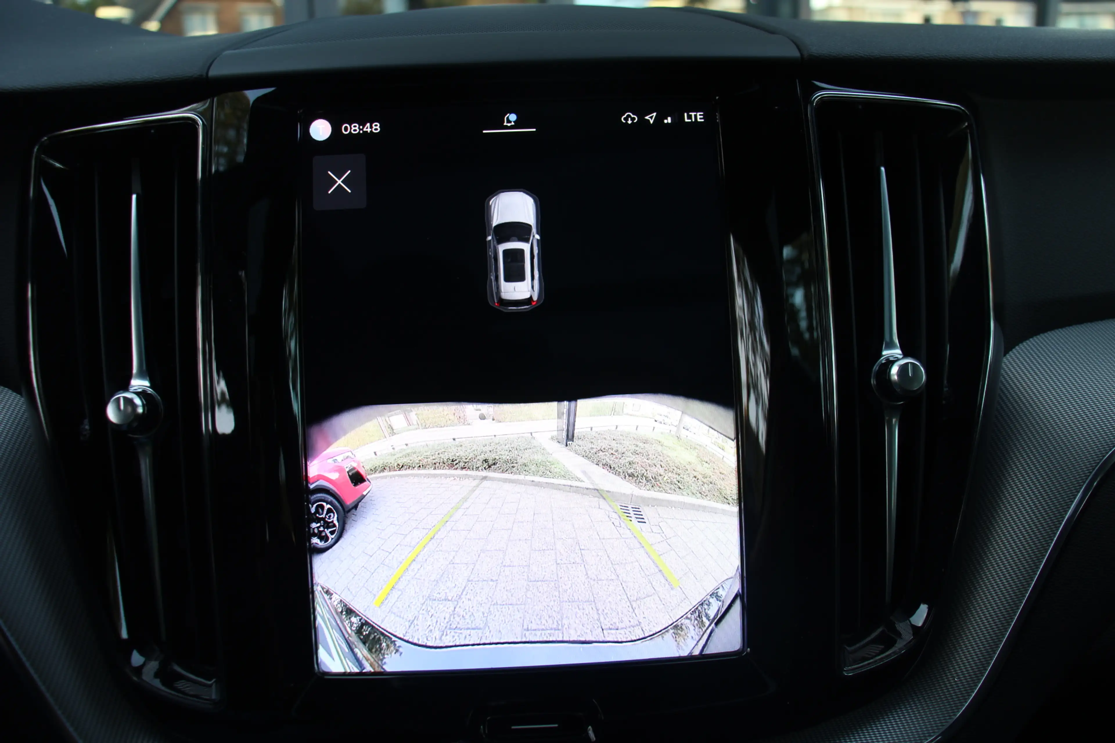 Volvo XC60 2.0 T6 Plug-in hybrid AWD Plus Dark Navi/Camera/Ke — photo 8