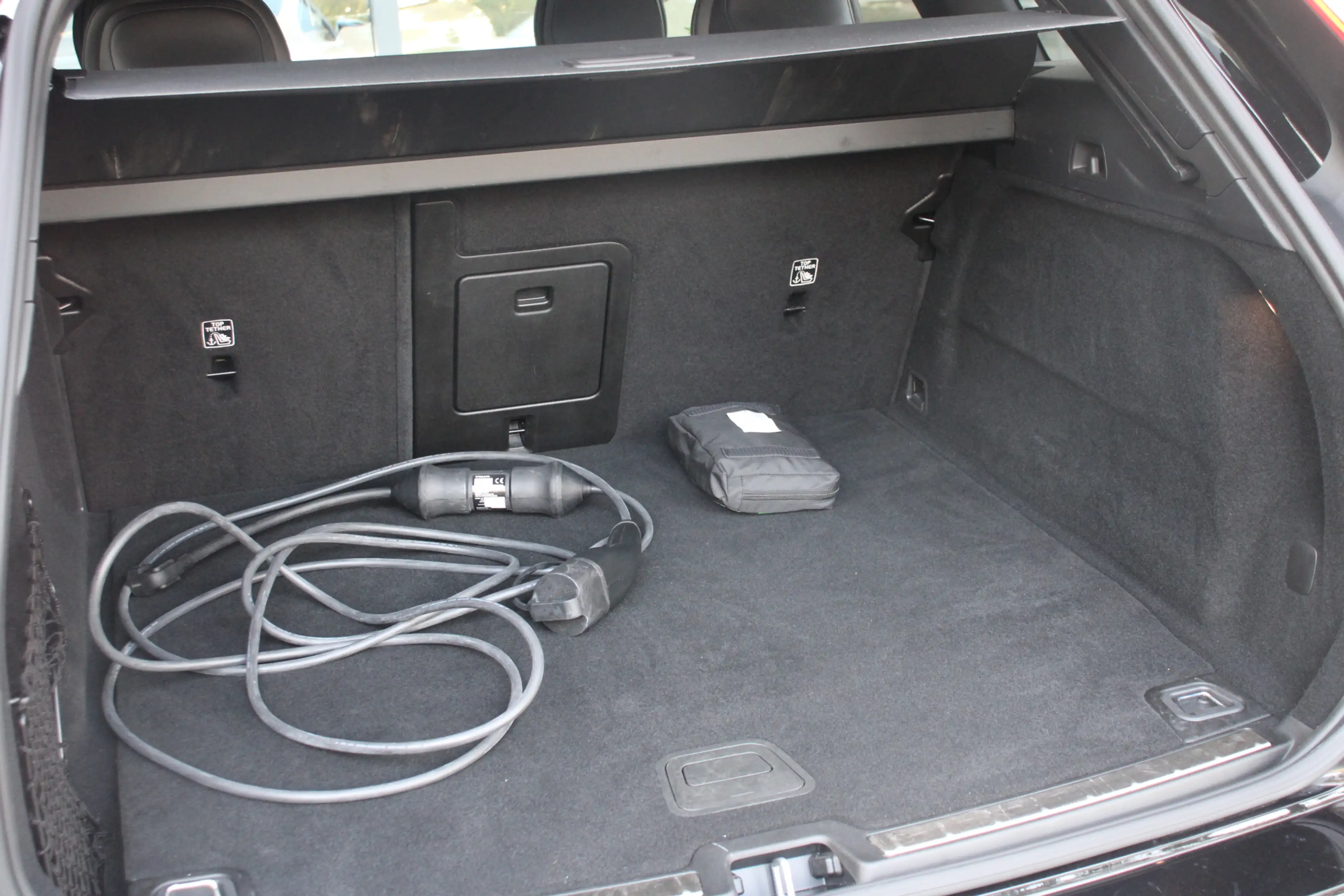 Volvo XC60 2.0 T6 Plug-in hybrid AWD Plus Dark Navi/Camera/Ke — photo 16