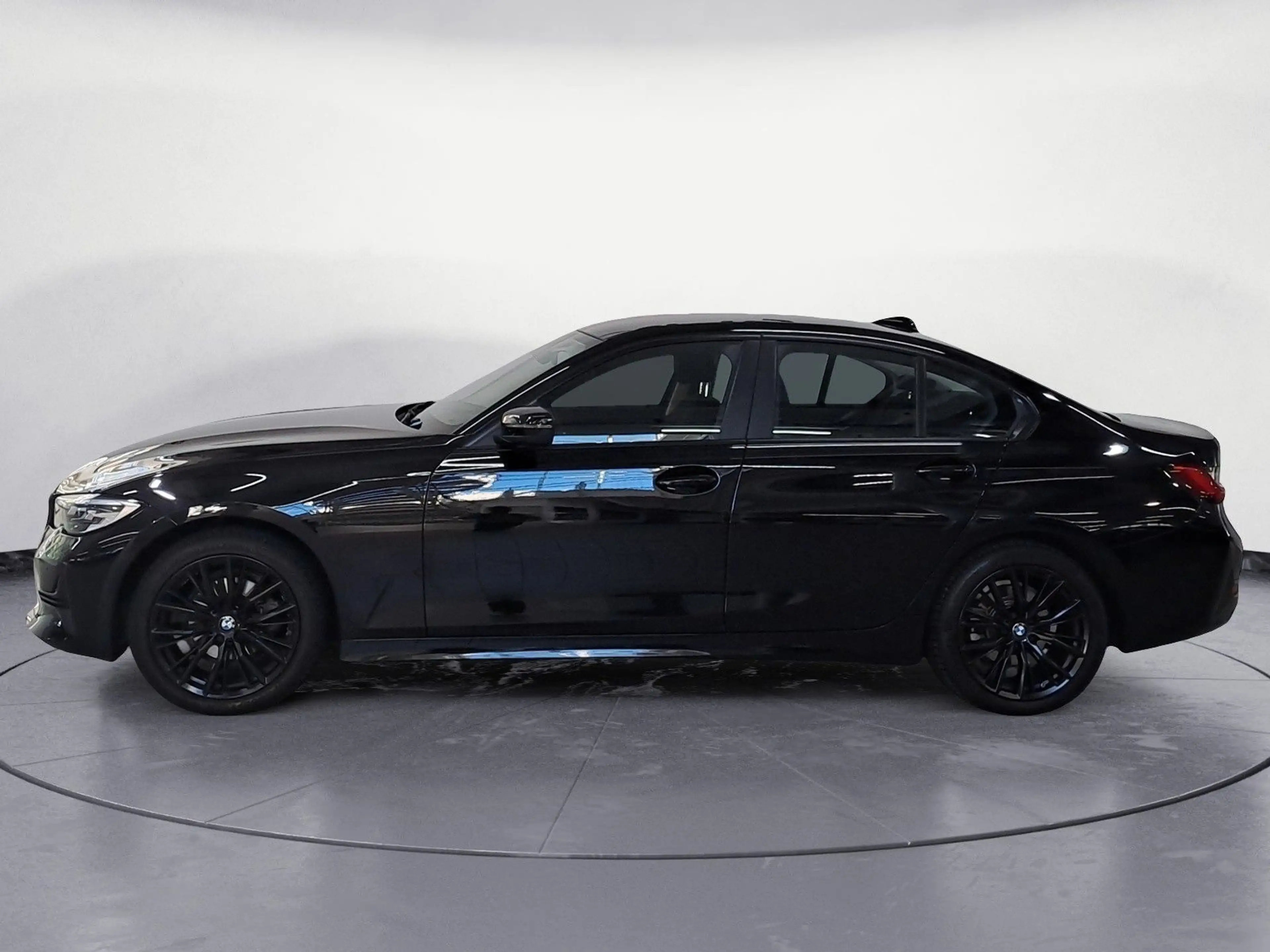BMW 318 i Advantage Navi Klima PDC LED DAB Sitzheizun — photo 4