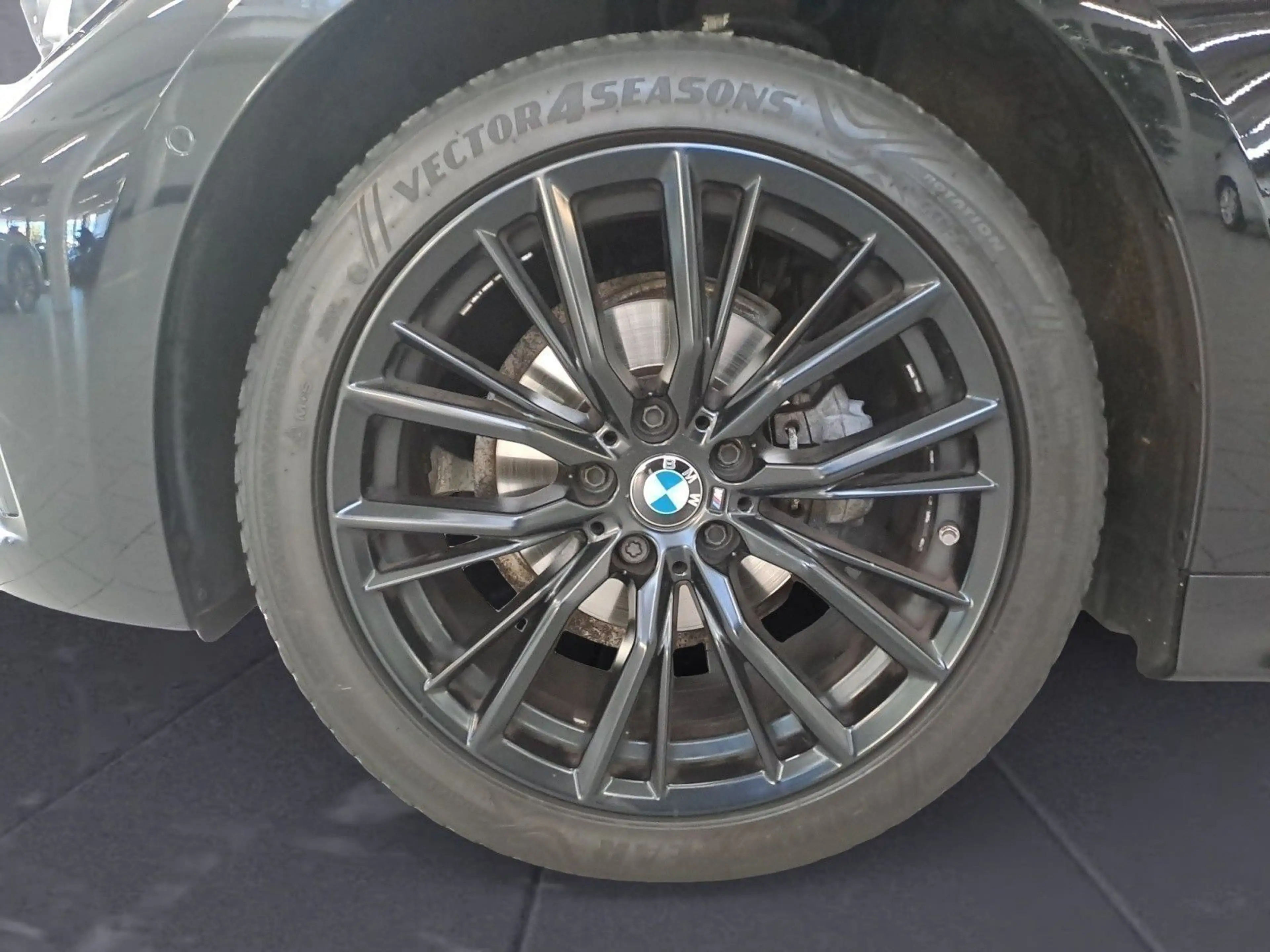 BMW 318 i Advantage Navi Klima PDC LED DAB Sitzheizun — photo 8