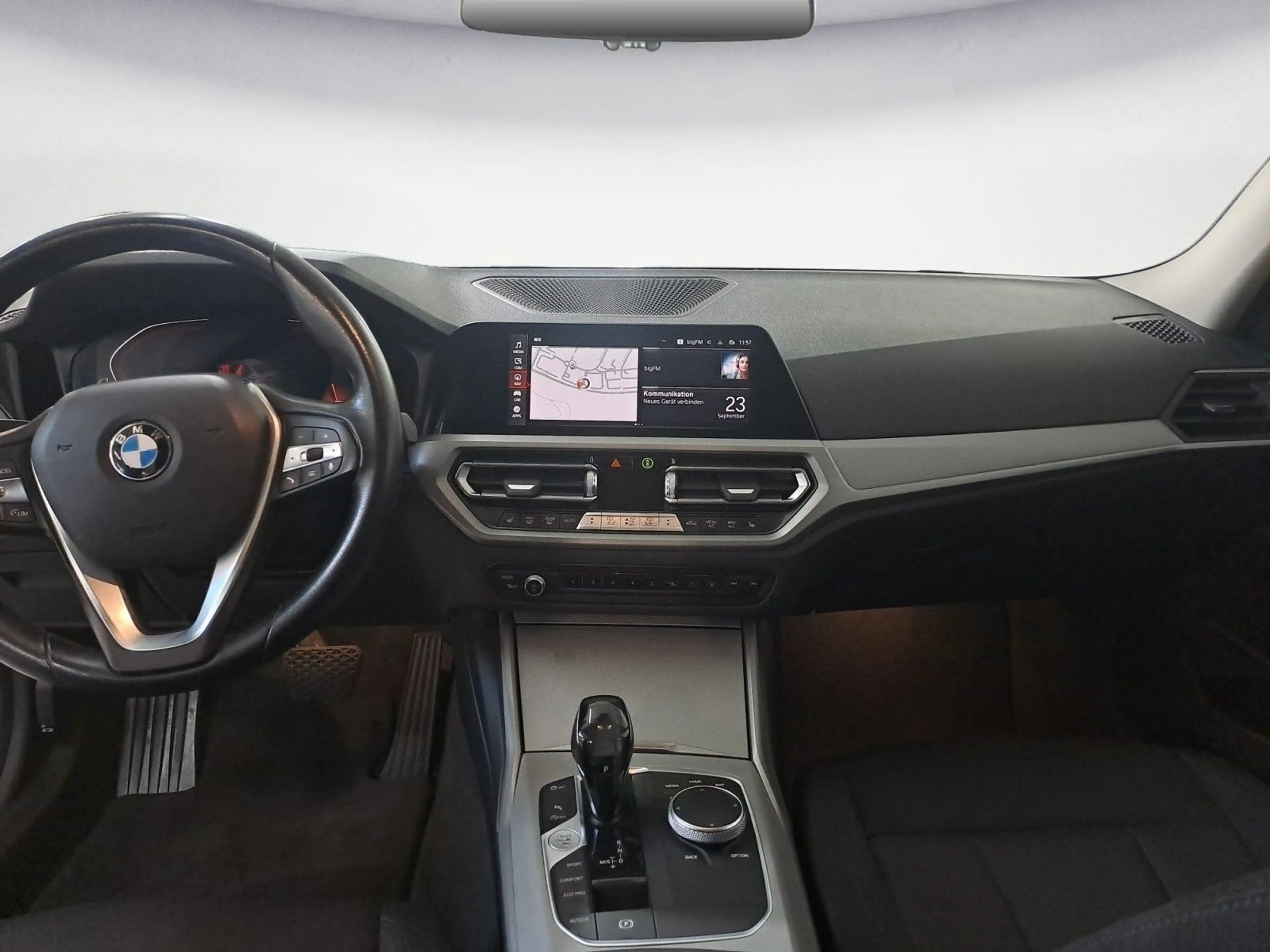 BMW 318 i Advantage Navi Klima PDC LED DAB Sitzheizun — photo 14