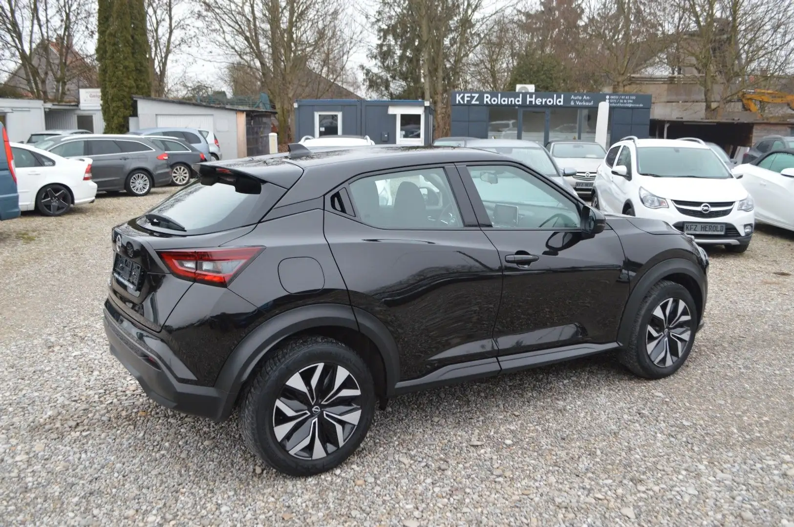 Nissan Juke Acenta Schwarz - 1