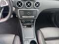 Mercedes-Benz A 200 AMG Line Rood - thumbnail 14