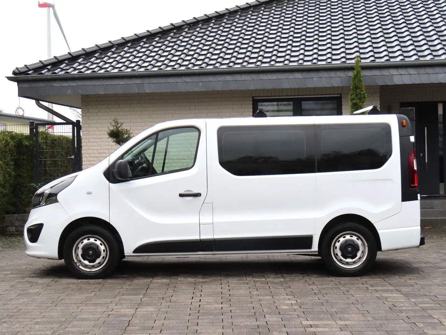 Opel Vivaro B L1H1  2,7t *9-Sitzer / AHK / 2. Hand* Weiß - 2