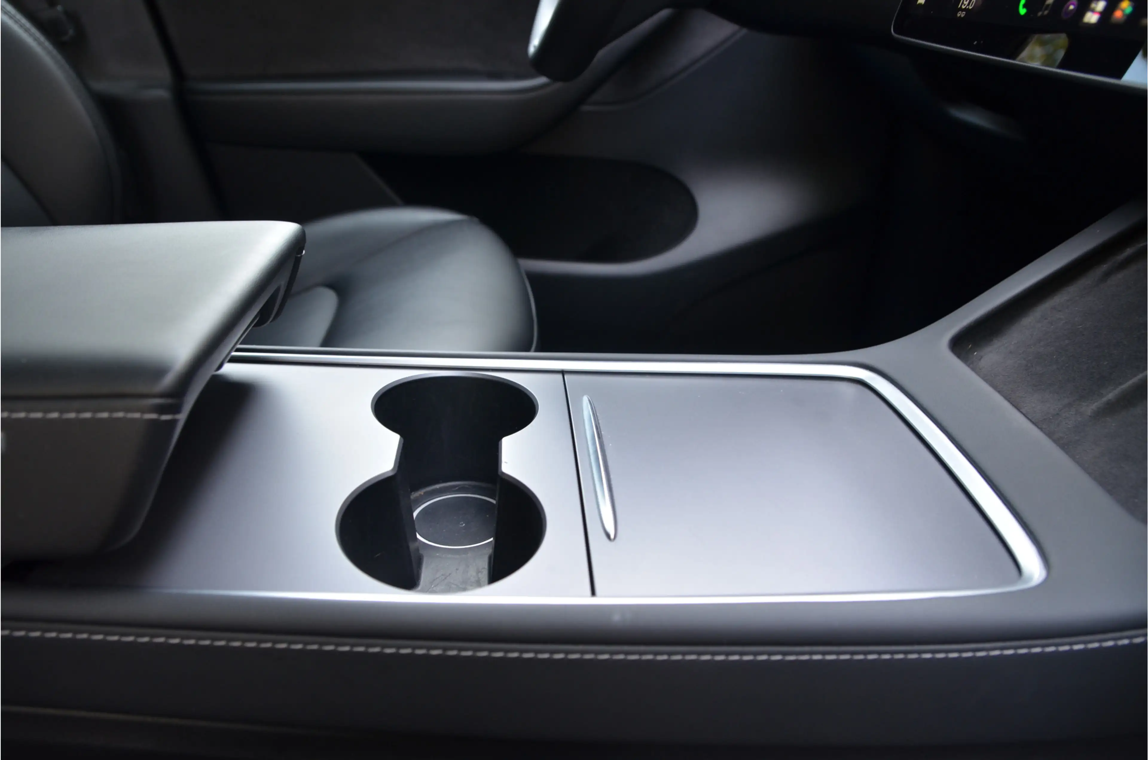 Tesla Model Y RWD 58 kWh AutoPilot3.0 Ryzen, LFP Accu, 20" Alu — photo 4