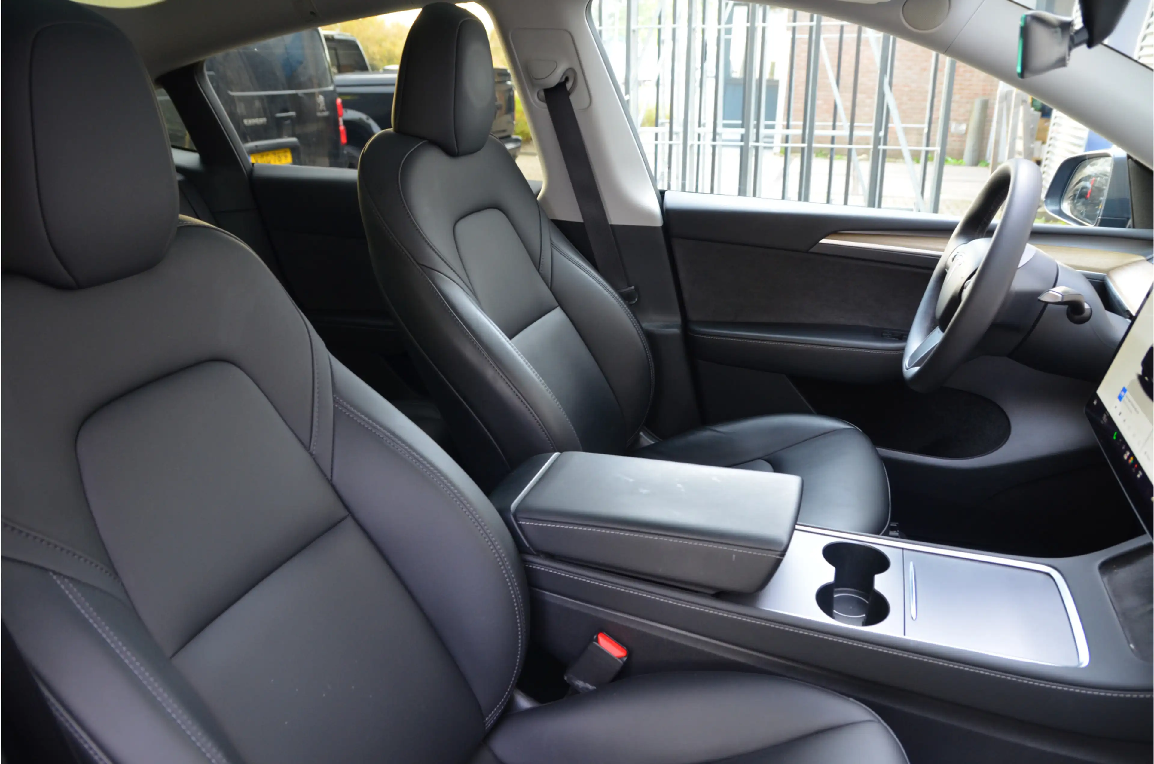 Tesla Model Y RWD 58 kWh AutoPilot3.0 Ryzen, LFP Accu, 20" Alu — photo 3
