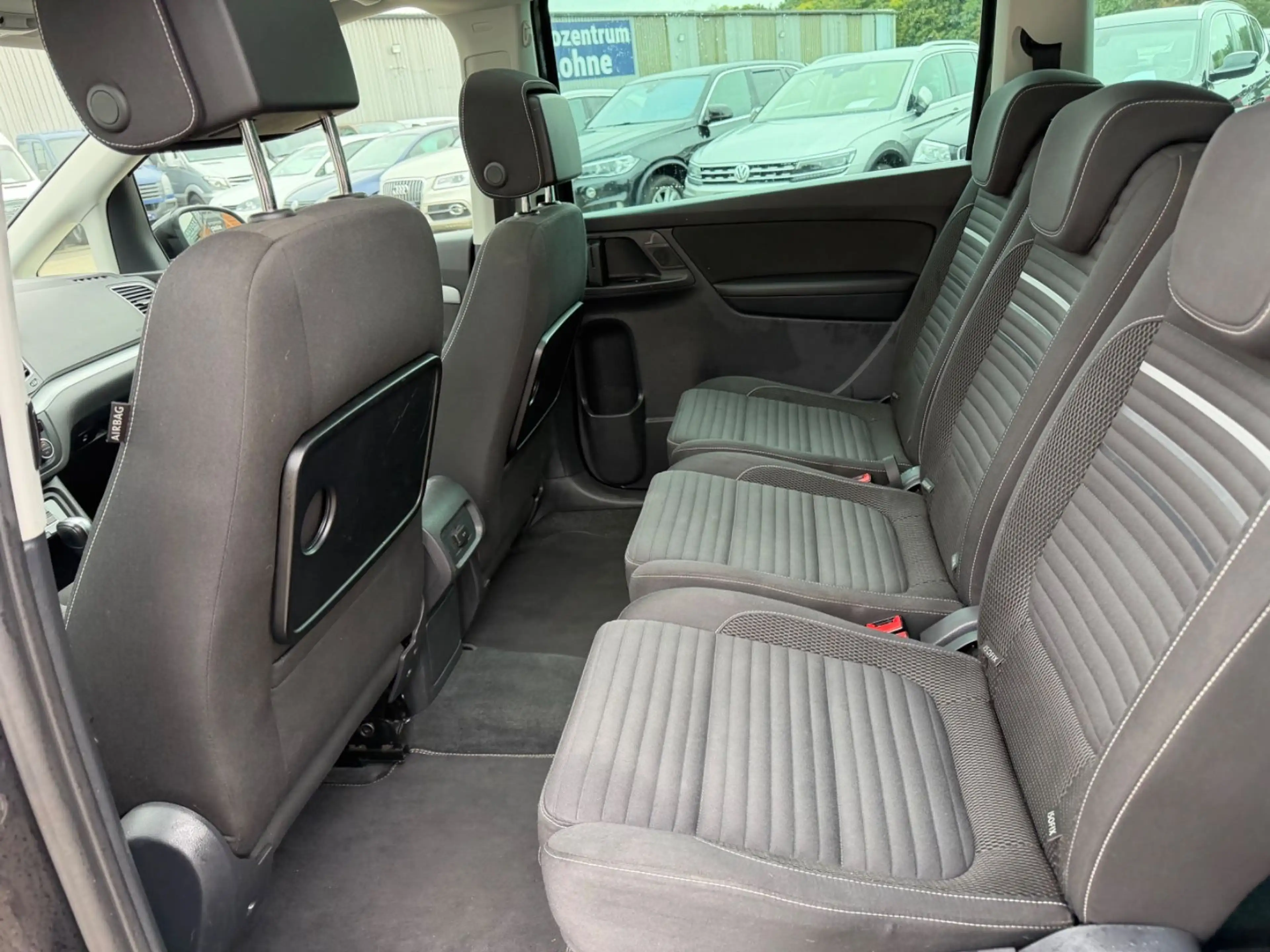 Volkswagen Sharan Cup BMT/2,0/XENON/NAVI/AHK/TEMPOMAT — photo 13