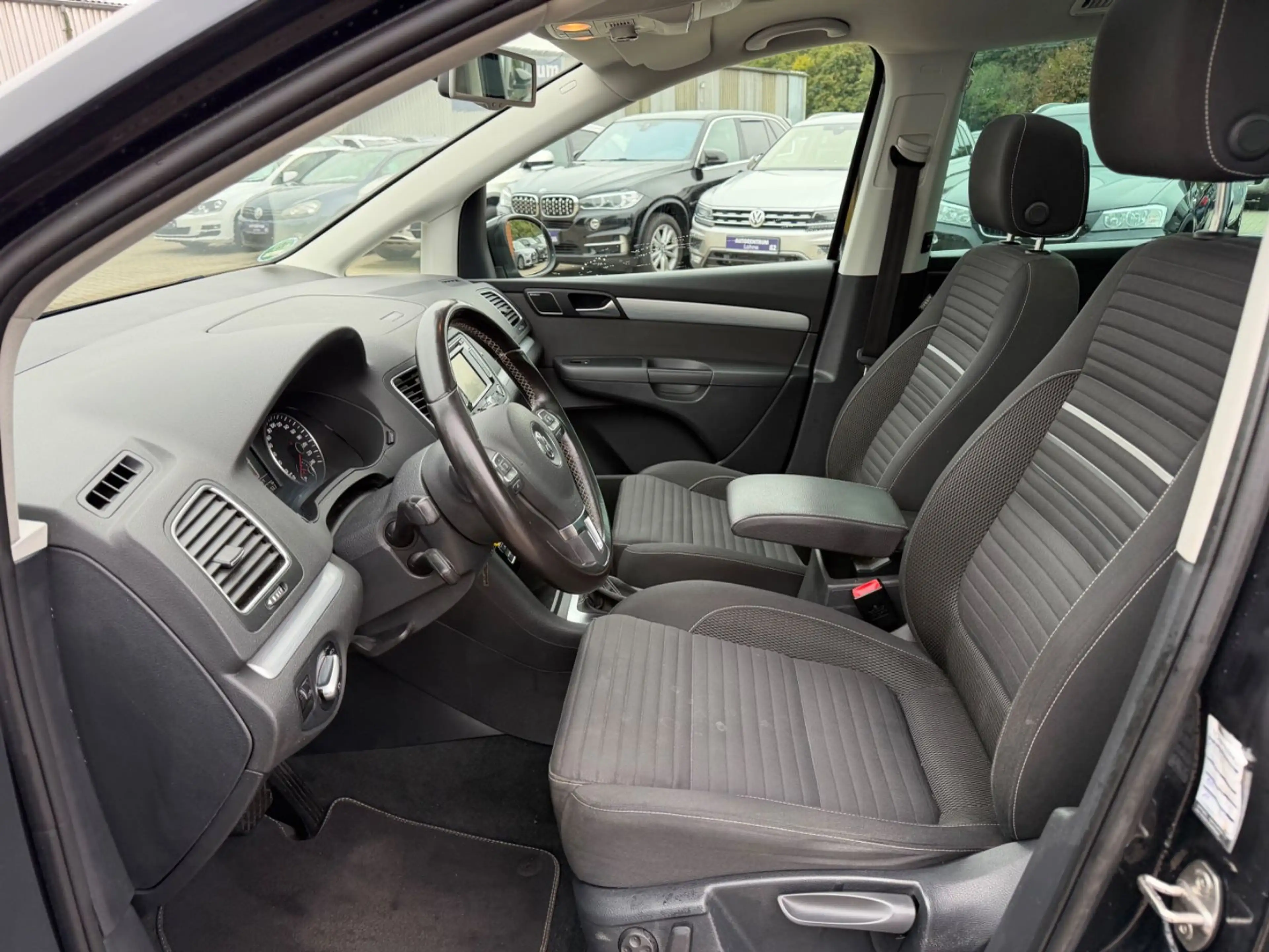 Volkswagen Sharan Cup BMT/2,0/XENON/NAVI/AHK/TEMPOMAT — photo 9