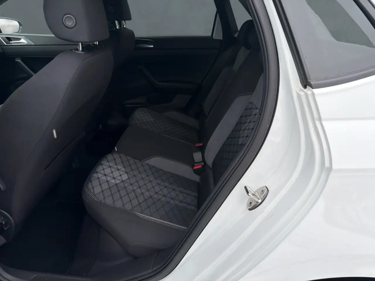 Volkswagen Polo VI R-Line Sitzhzg+PDC+Sportpaket 6