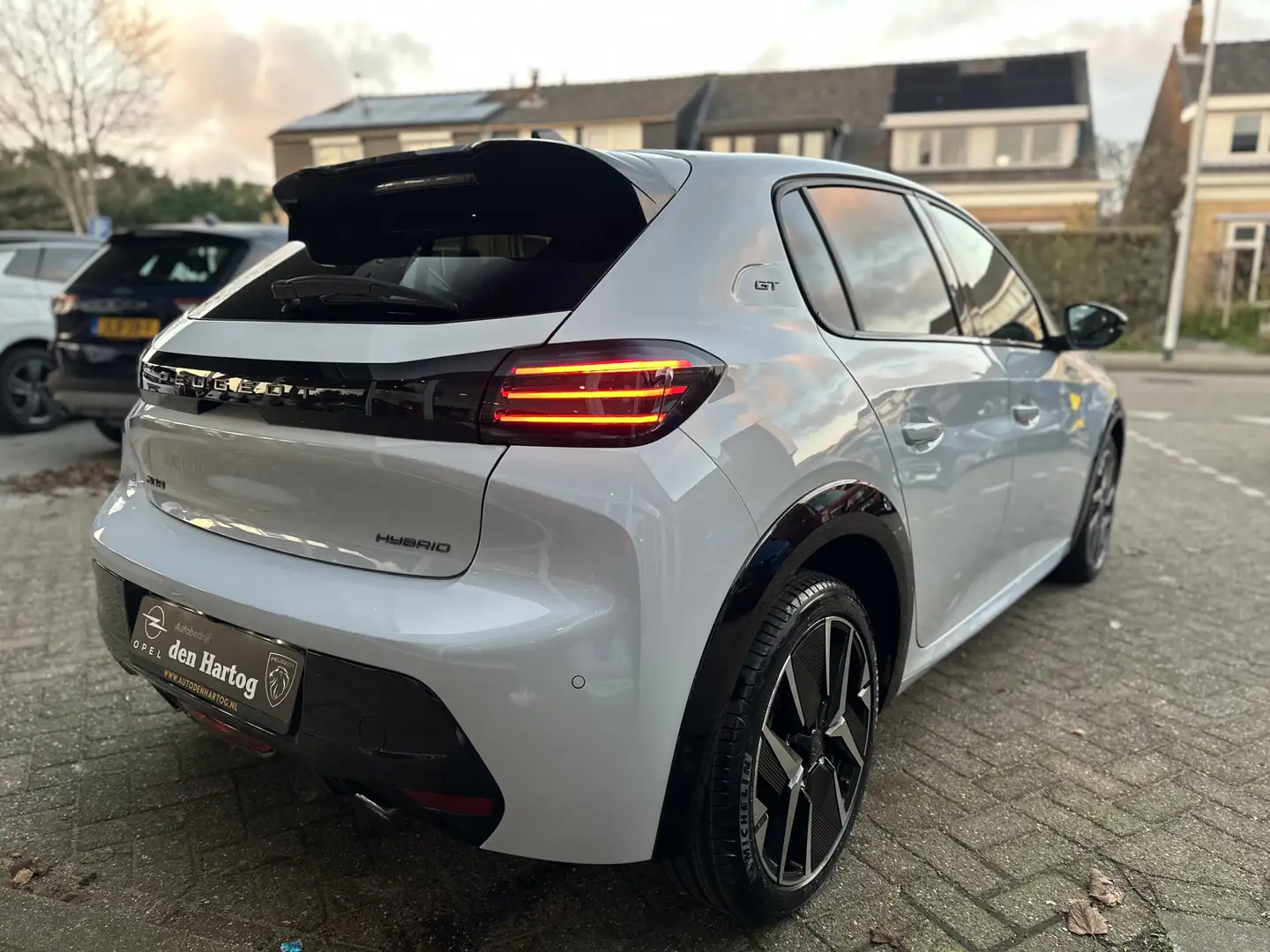 Peugeot 208 1.2 Hybrid 110 e-DCS6 GT Adaptieve cruise control/ Weiß - 2