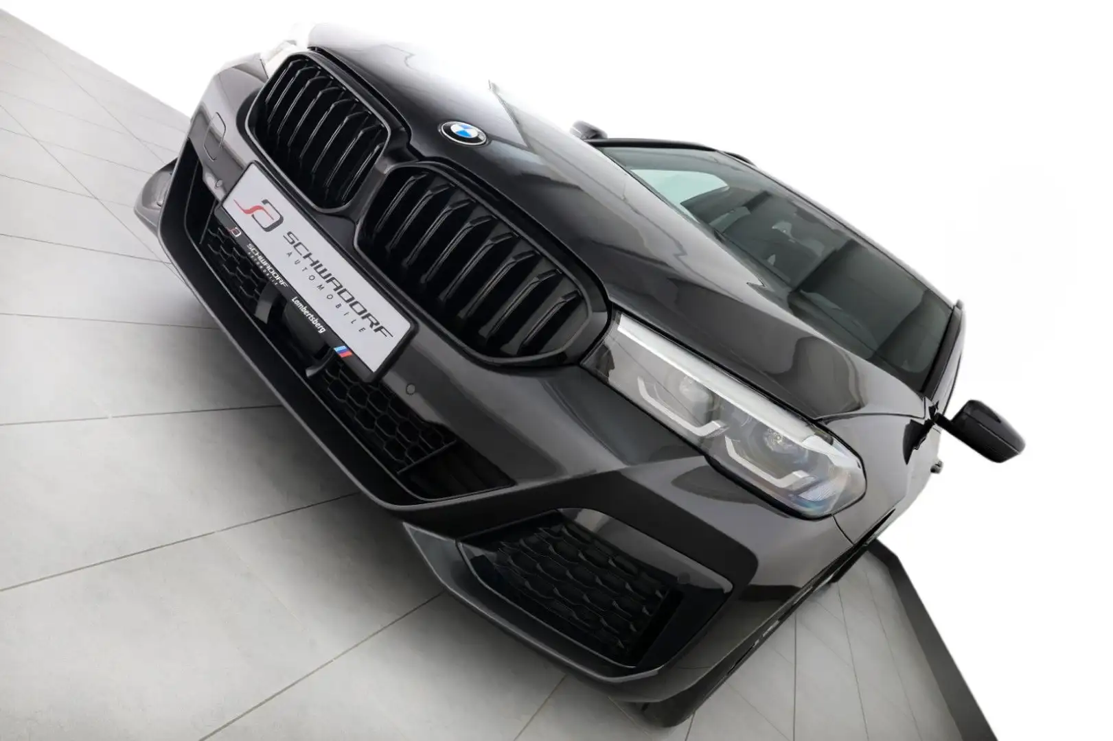 BMW 530 d Touring M Sport Komfortsitz STHZ ACC AHK19" Schwarz - 2