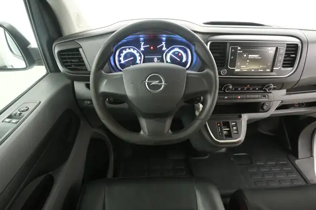 Opel Vivaro-E view 2