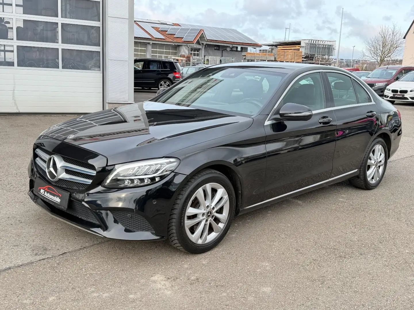 Mercedes-Benz C 300 9G Avantgarde Limo Navi_LED_Kamera_Distron Schwarz - 1