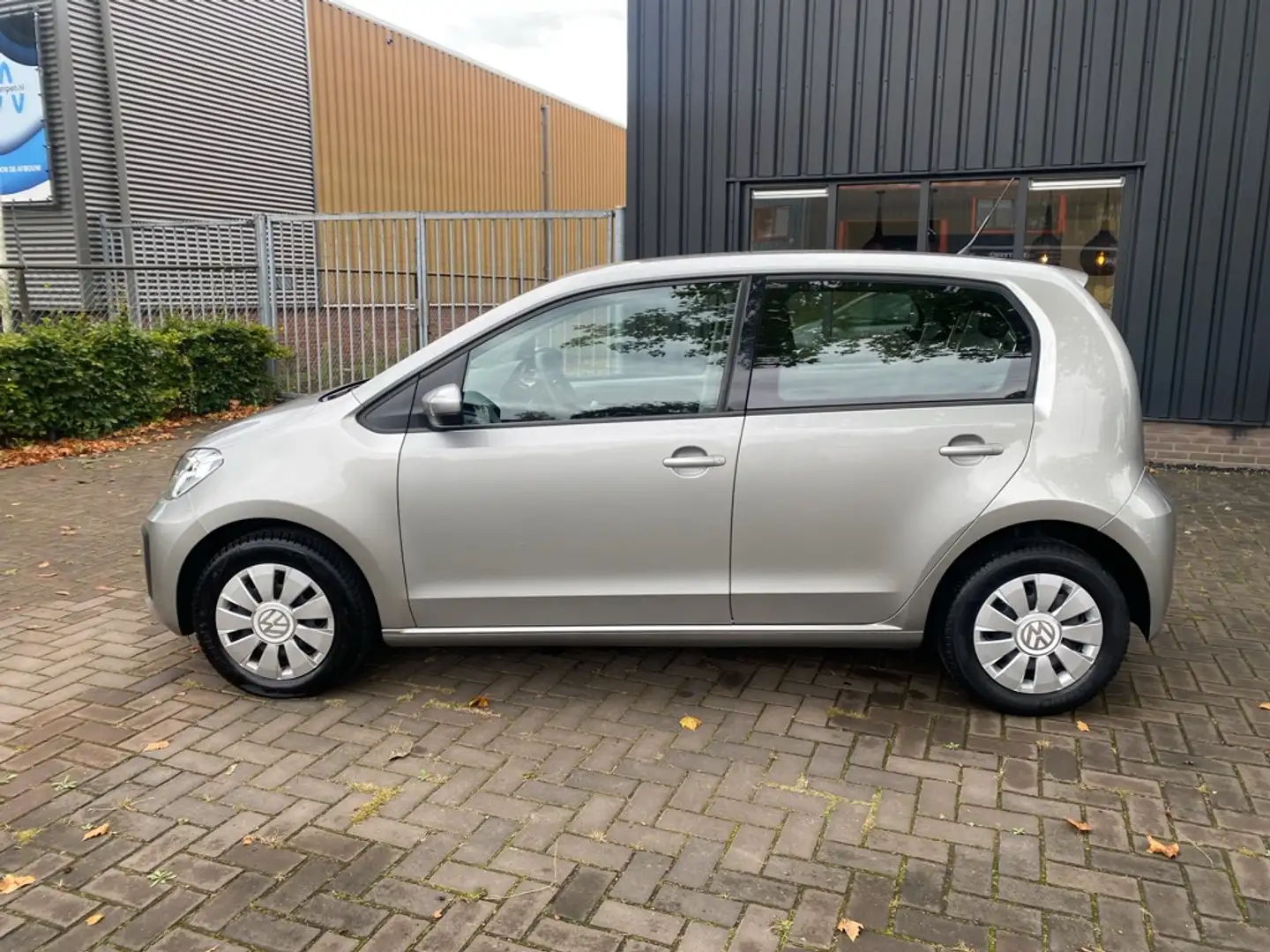 Volkswagen up! 1.0 BMT move up! garantie/airco/blue-tooth Grijs - 2