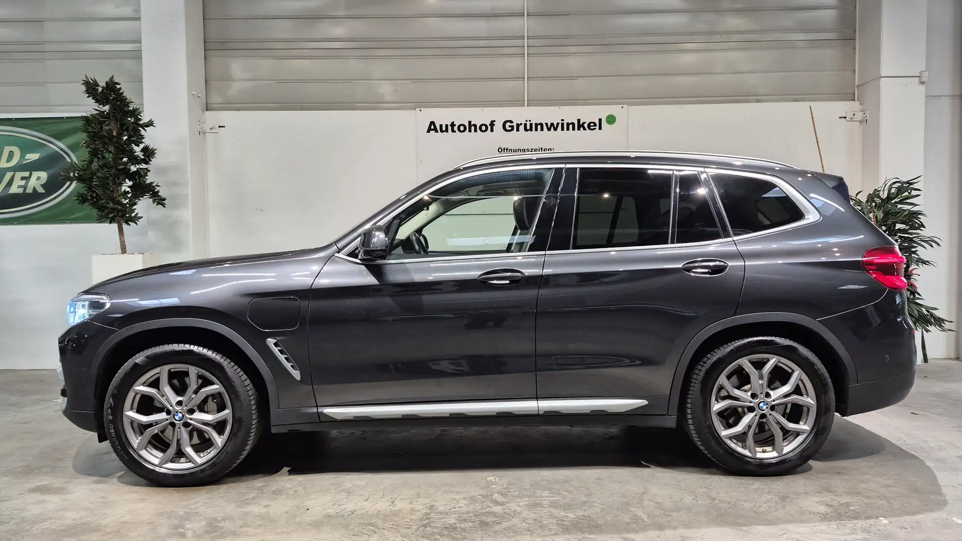 BMW X3 xDrive 30 e xLine - PANO + HeadUP + SPORT Grau - 2