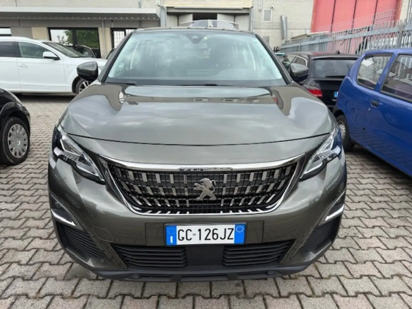 Peugeot 3008 BlueHDi 130 S&S EAT8 Business Gris - 2