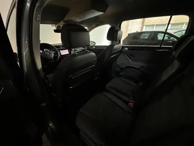 Volkswagen Touran view 22