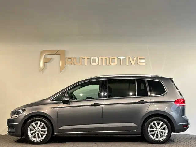 Volkswagen Touran view 12