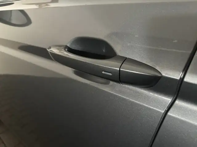 Volkswagen Touran view 18