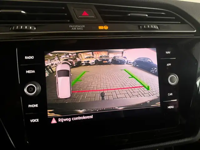 Volkswagen Touran view 29
