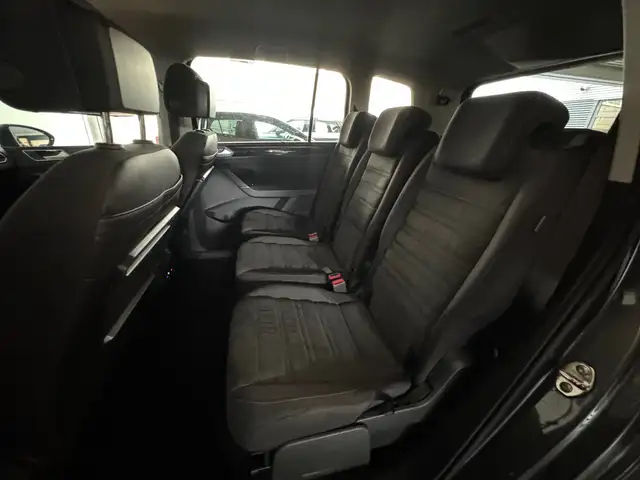 Volkswagen Touran view 23