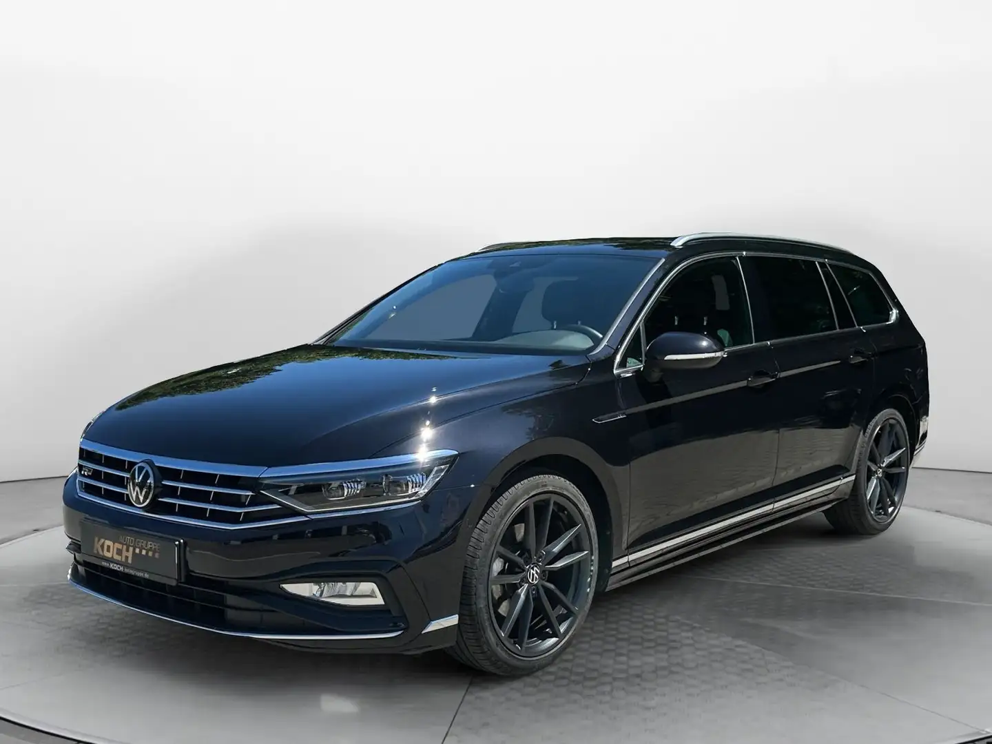 Volkswagen Passat Variant 2.0TDI Elegance DSG R-Line Navi L Zwart - 2