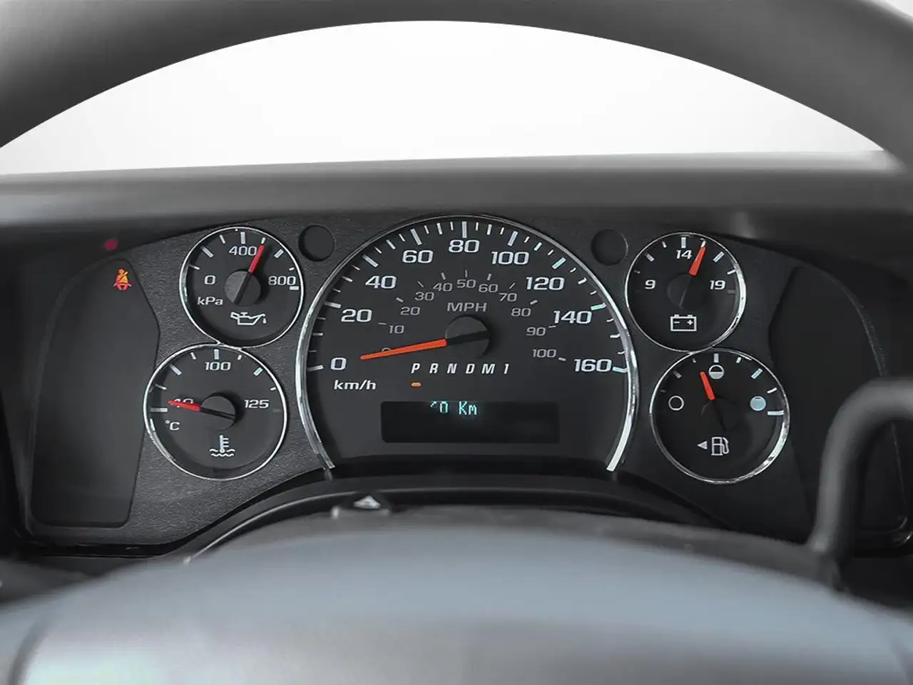 GMC Savana снимка GMC Savana