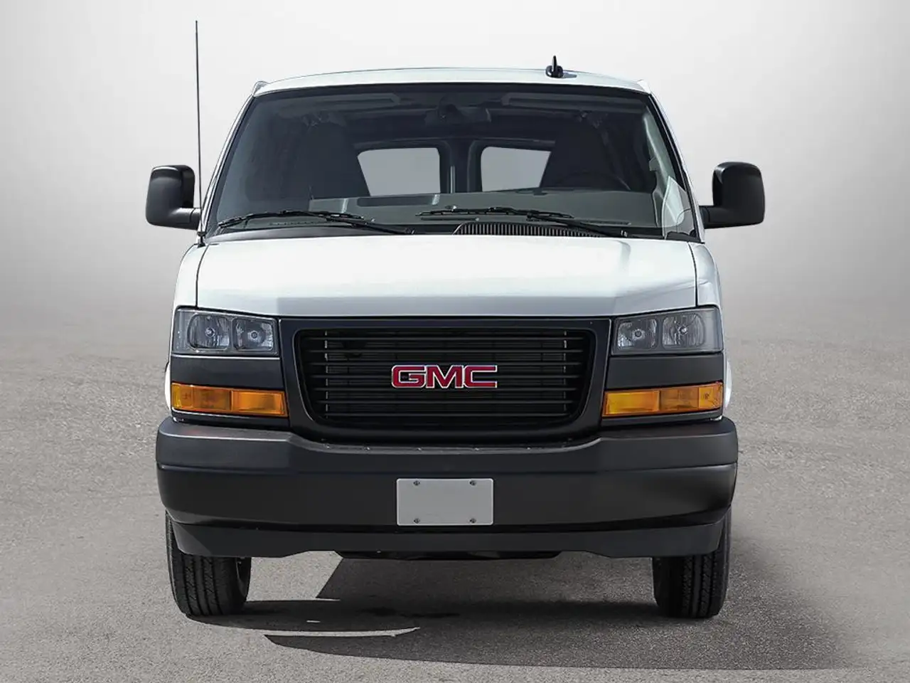 GMC Savana снимка GMC Savana