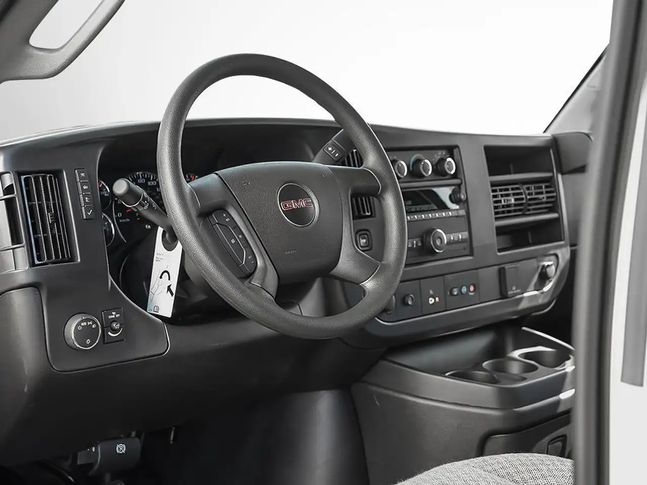 GMC Savana снимка GMC Savana