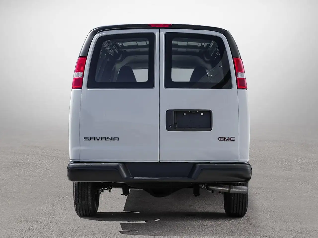 GMC Savana снимка GMC Savana