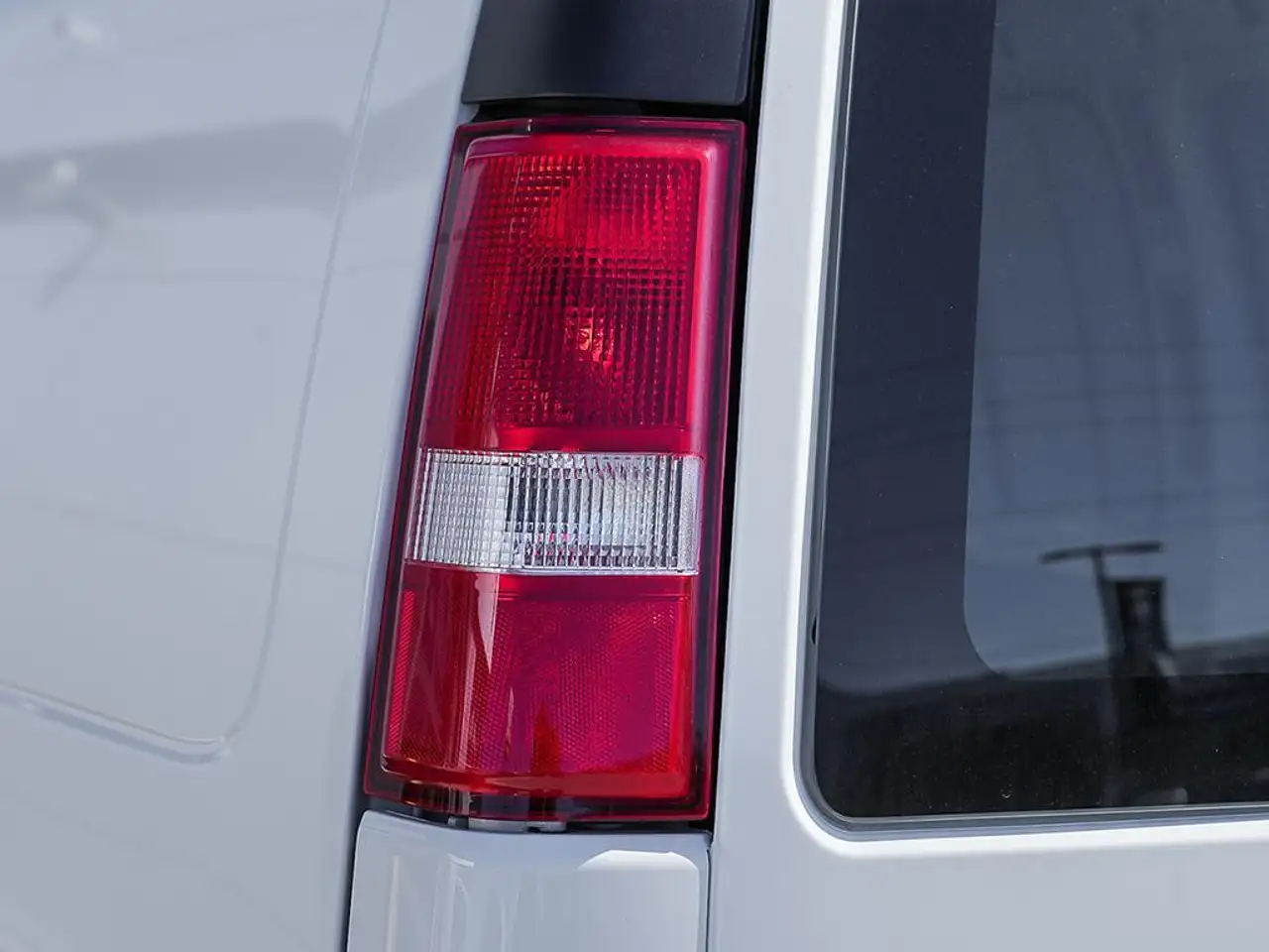 GMC Savana снимка GMC Savana