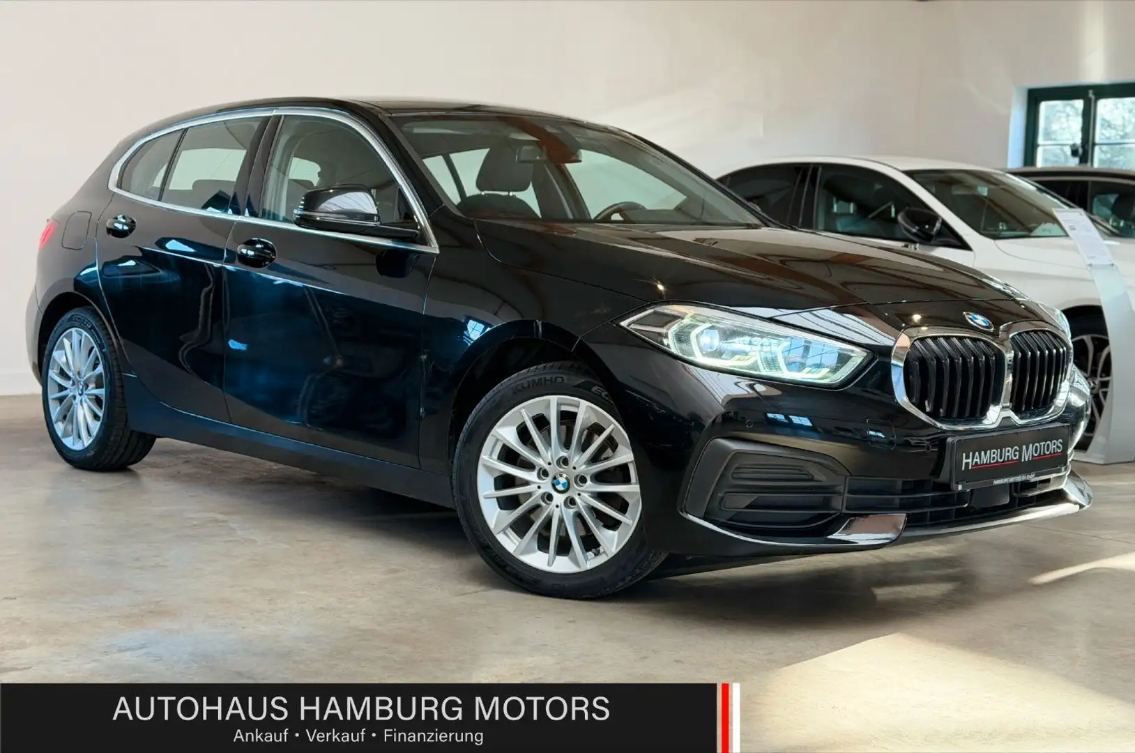 BMW 116 d Steptronic Advantage LED/CARPLAY/DIGI.TACHO Schwarz - 1