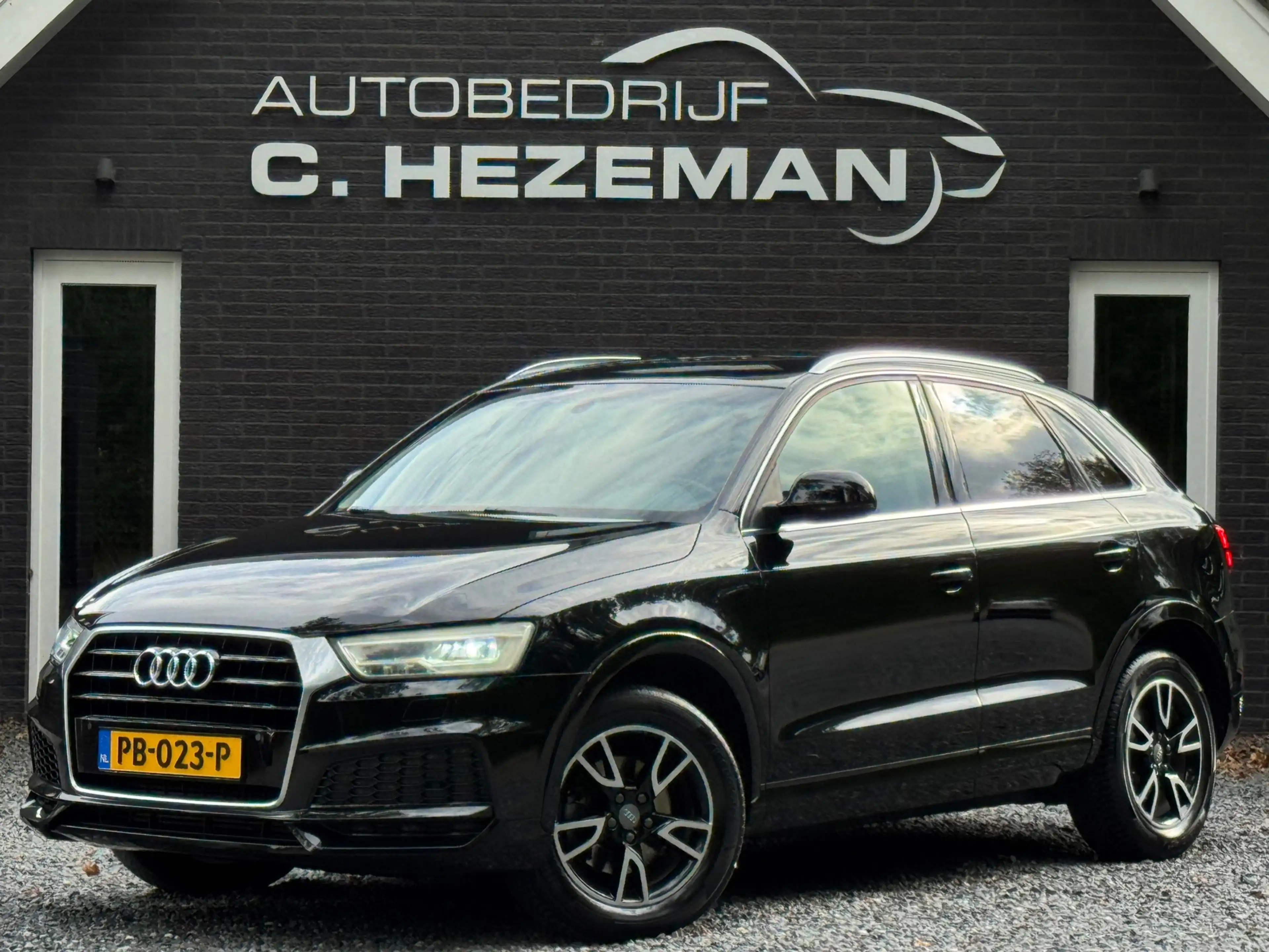 Audi Q3 2.0 TFSI Quattro S-Line Xenon LEDER Cruise Climate — photo 3