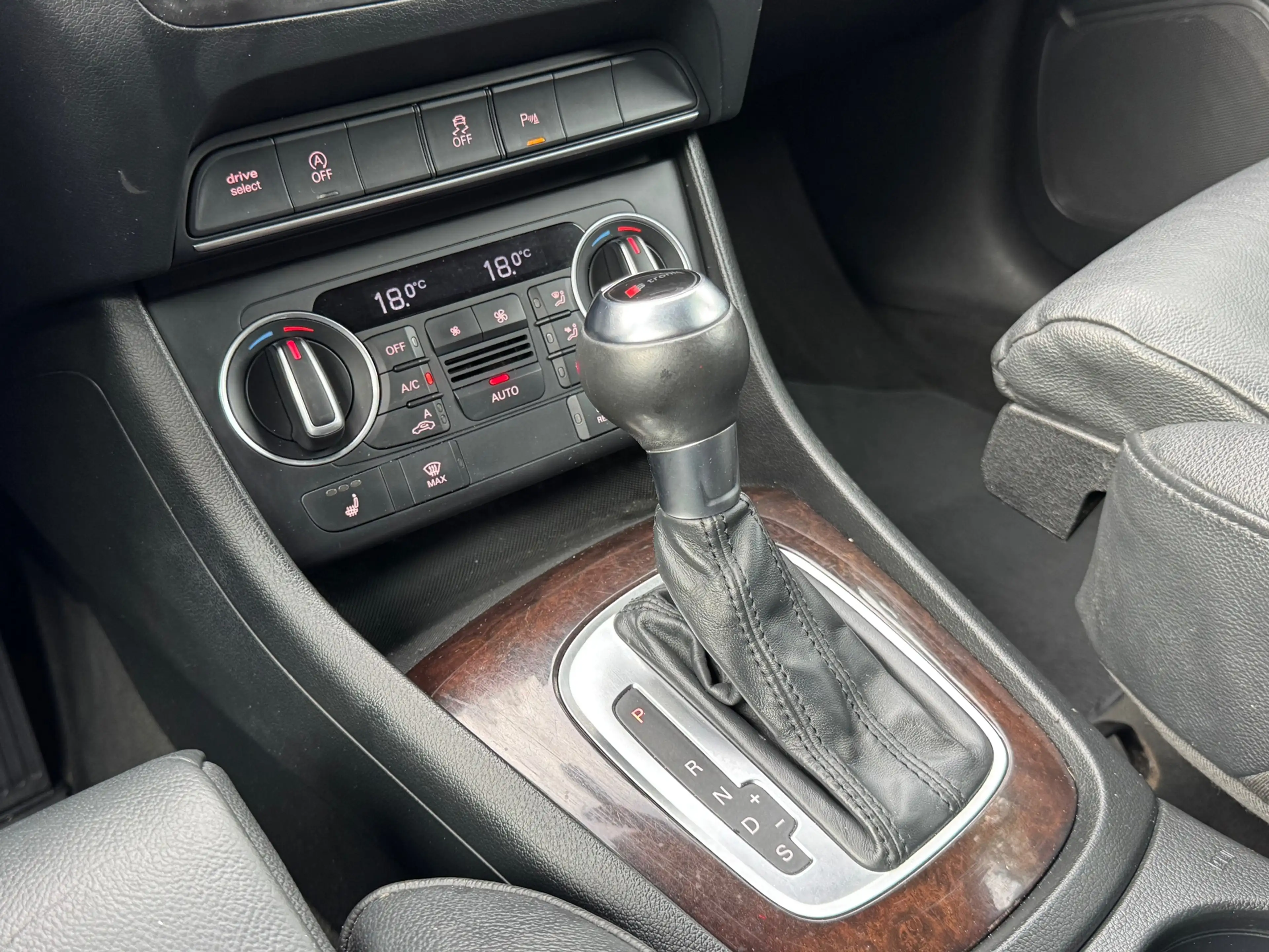 Audi Q3 2.0 TFSI Quattro S-Line Xenon LEDER Cruise Climate — photo 18