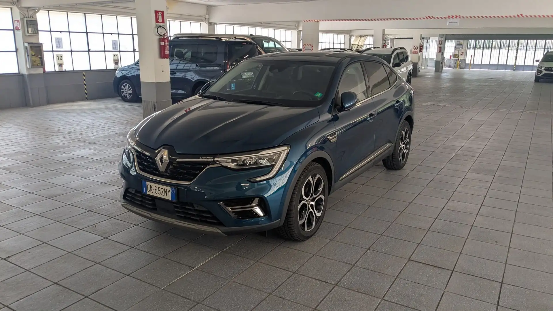 Renault Arkana Hybrid E-TECH 145 CV Intens Blauw - 1