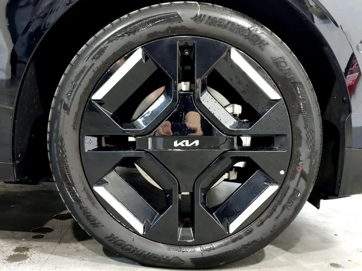 Kia EV3 GT-line Long Range Schwarz - 2