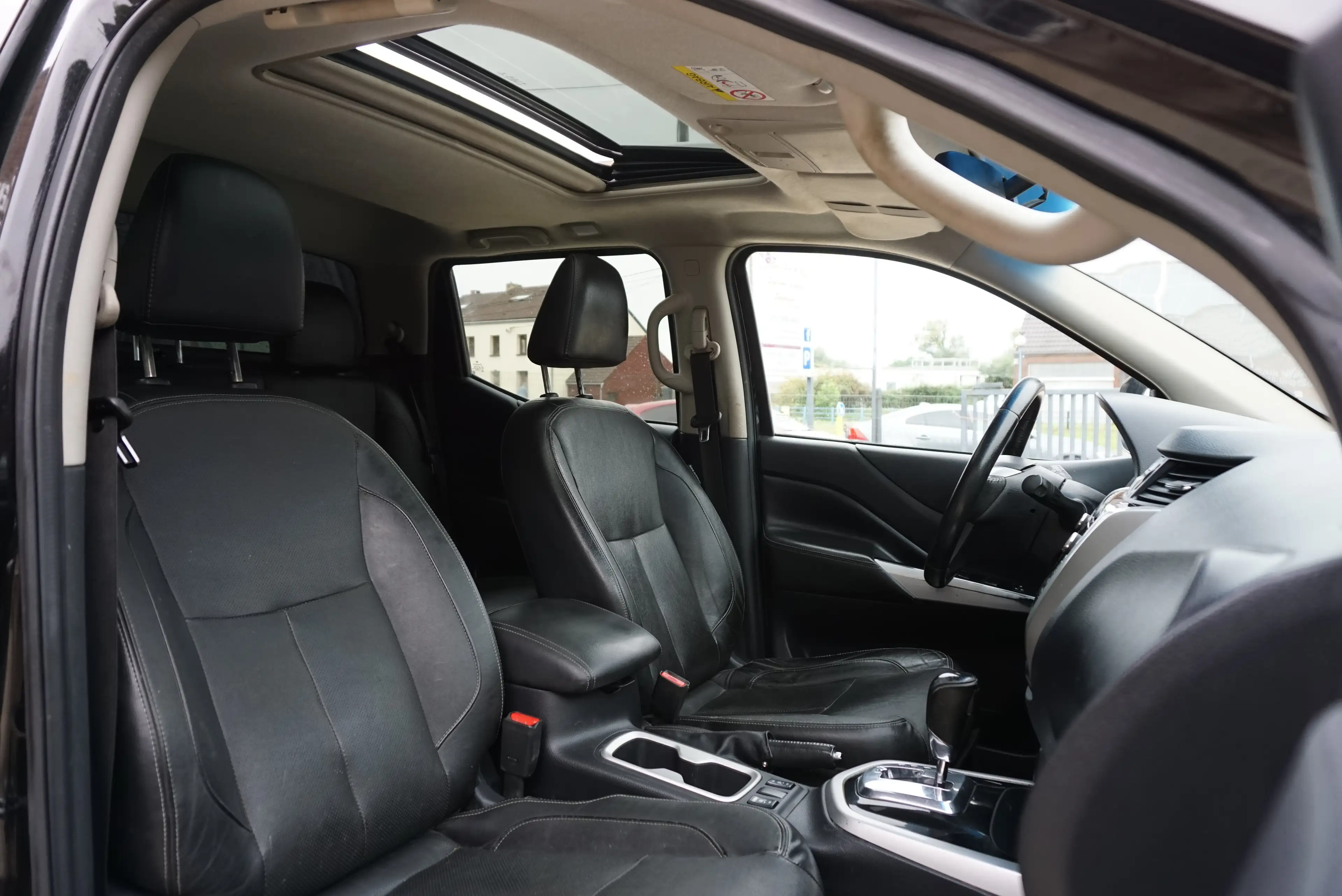 Nissan Navara 2.5 dCi 4x4 TVA-BTW RECUP HARDTOP AUTO NAVI CAM 6B — photo 13