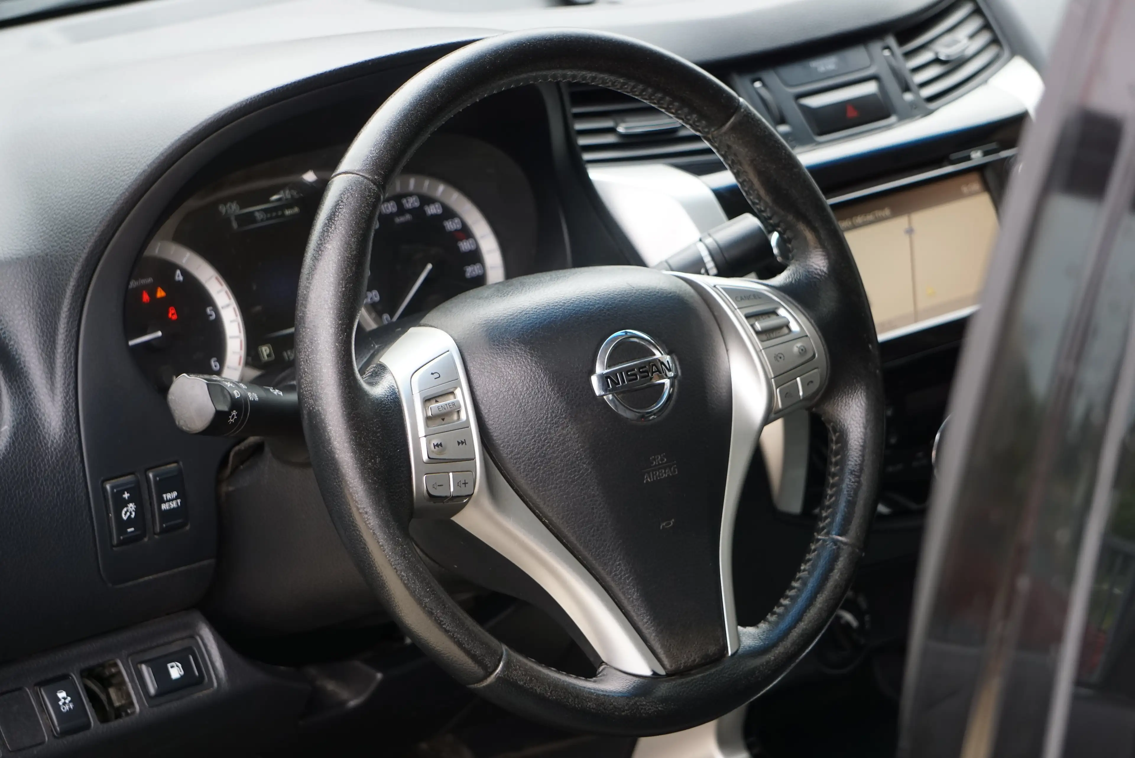 Nissan Navara 2.5 dCi 4x4 TVA-BTW RECUP HARDTOP AUTO NAVI CAM 6B — photo 8