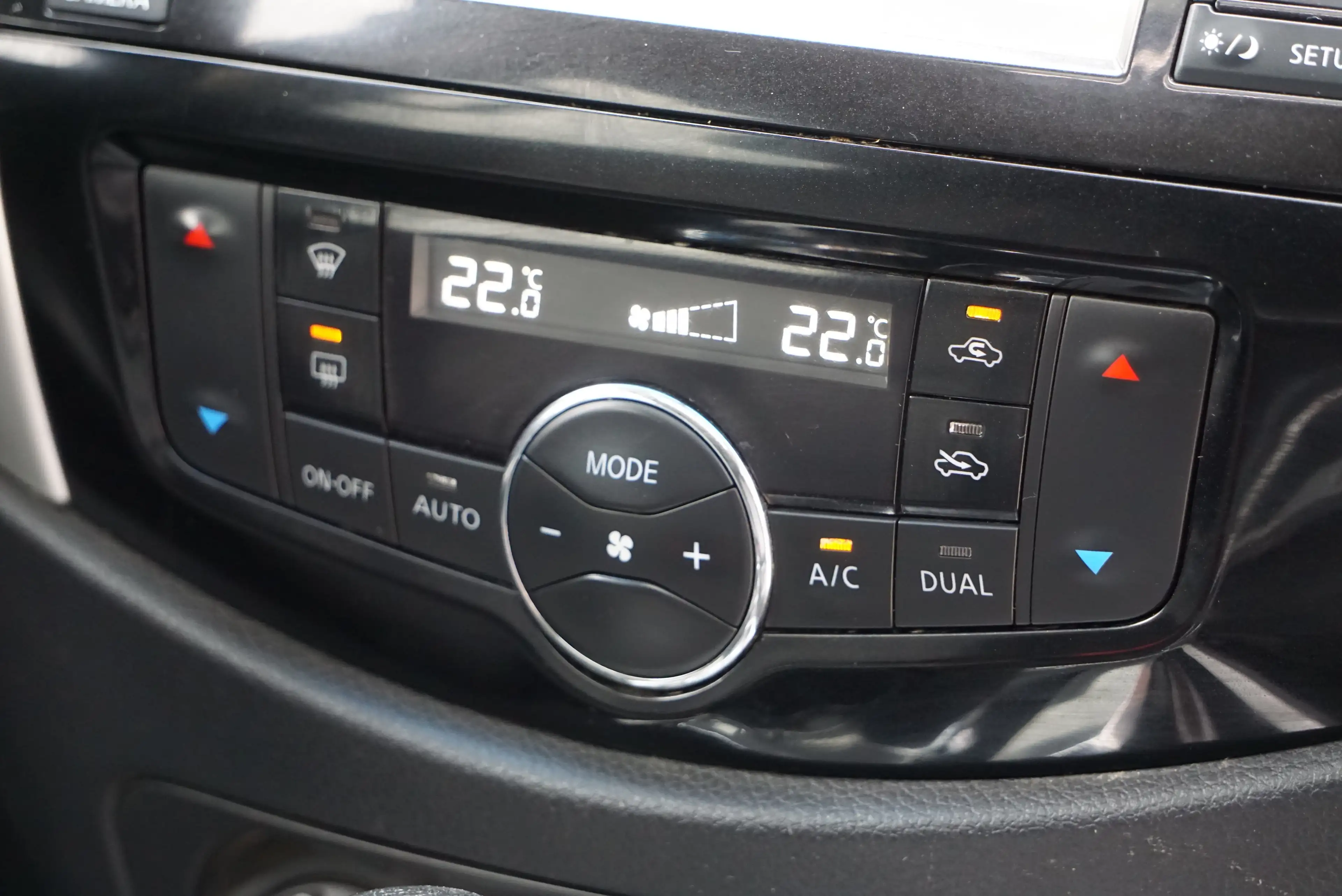 Nissan Navara 2.5 dCi 4x4 TVA-BTW RECUP HARDTOP AUTO NAVI CAM 6B — photo 11