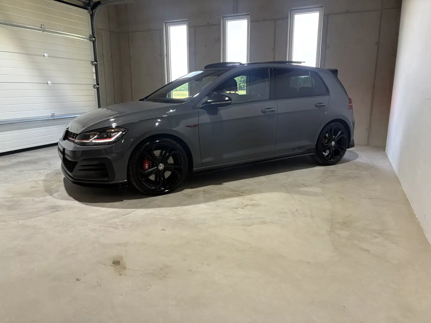 Volkswagen Golf GTI GTI TCR Voll*Pano*Reifnitz*DCC*Akrapovic*Dynaudio* Grau - 2