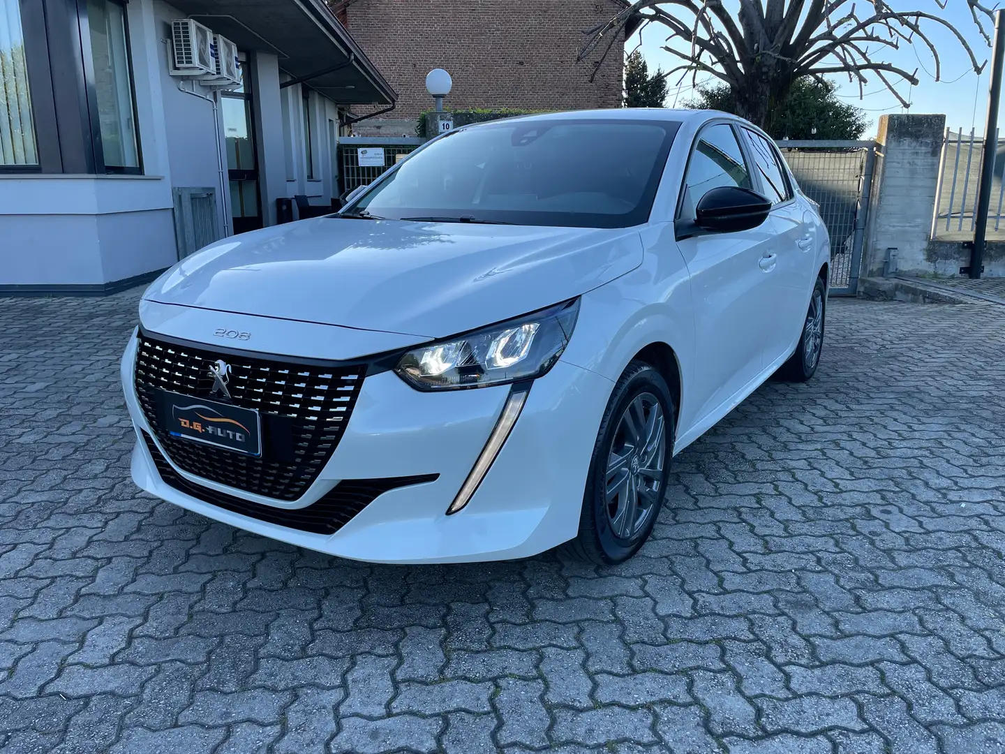 Peugeot 208 208 1.2 puretech Allure s Bianco - 1