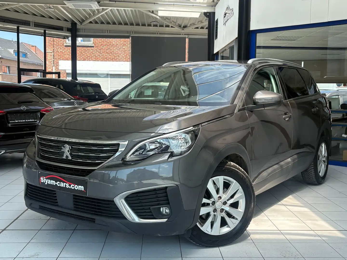 Peugeot 5008 5008 1.6 BlueHDi *7P*I-COCKPIT*GPS*PDC*JANTES* Gris - 1
