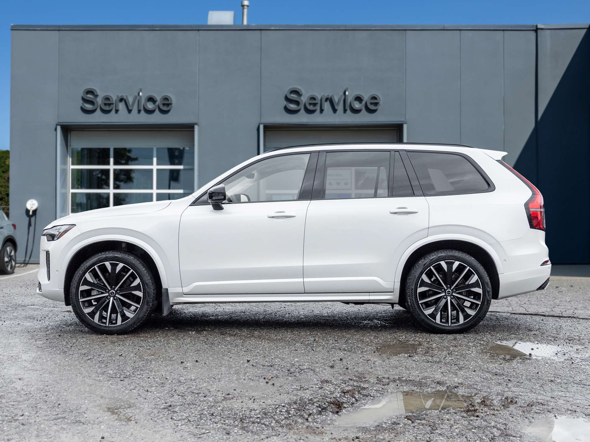 2026 Volvo XC90 B6 AWD PLUS 7-Seater |LOW KM |HARMAN KARDON|2.99%* alt 4
