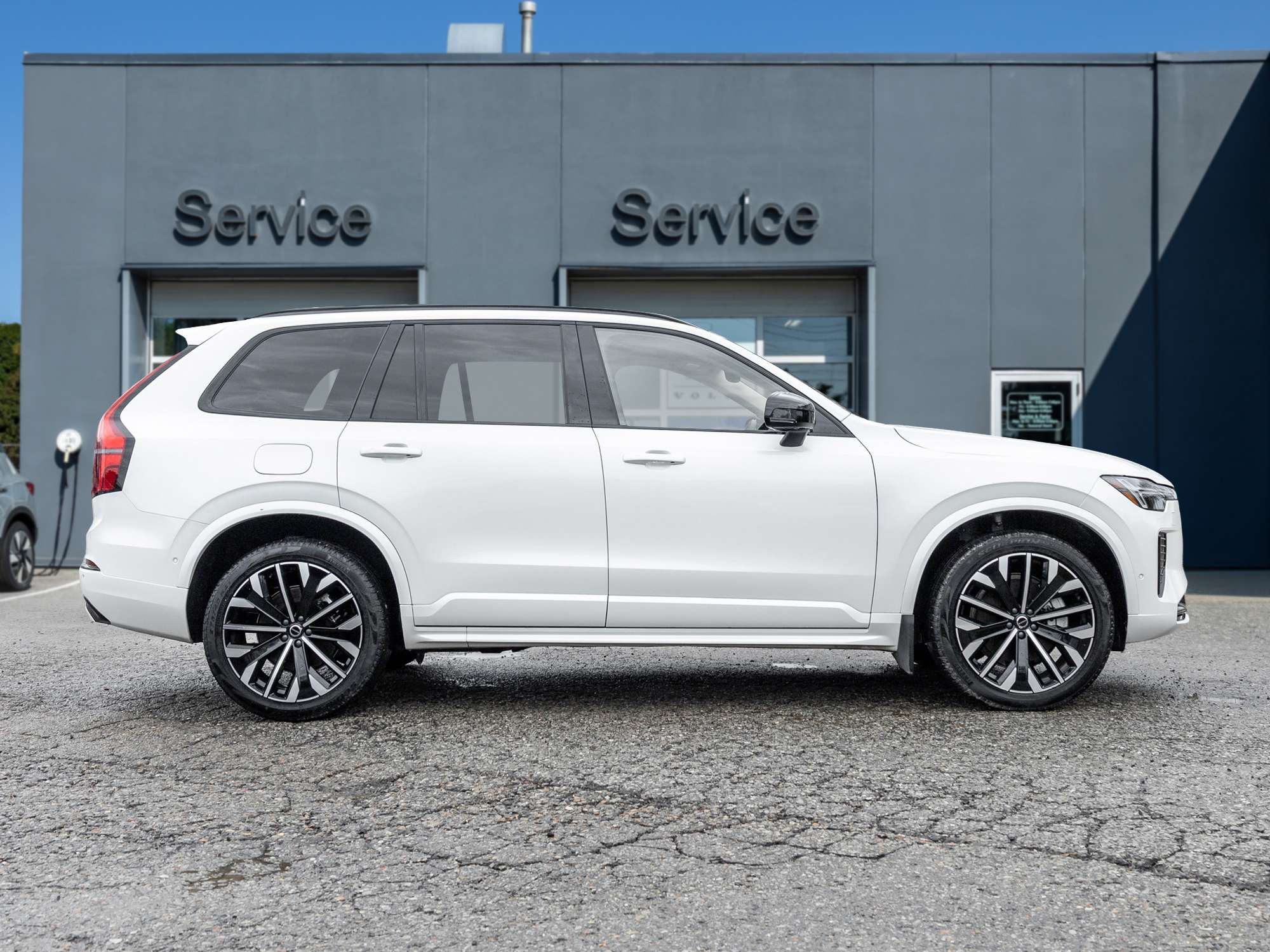 2026 Volvo XC90 B6 AWD PLUS 7-Seater |LOW KM |HARMAN KARDON|2.99%* thumb 6