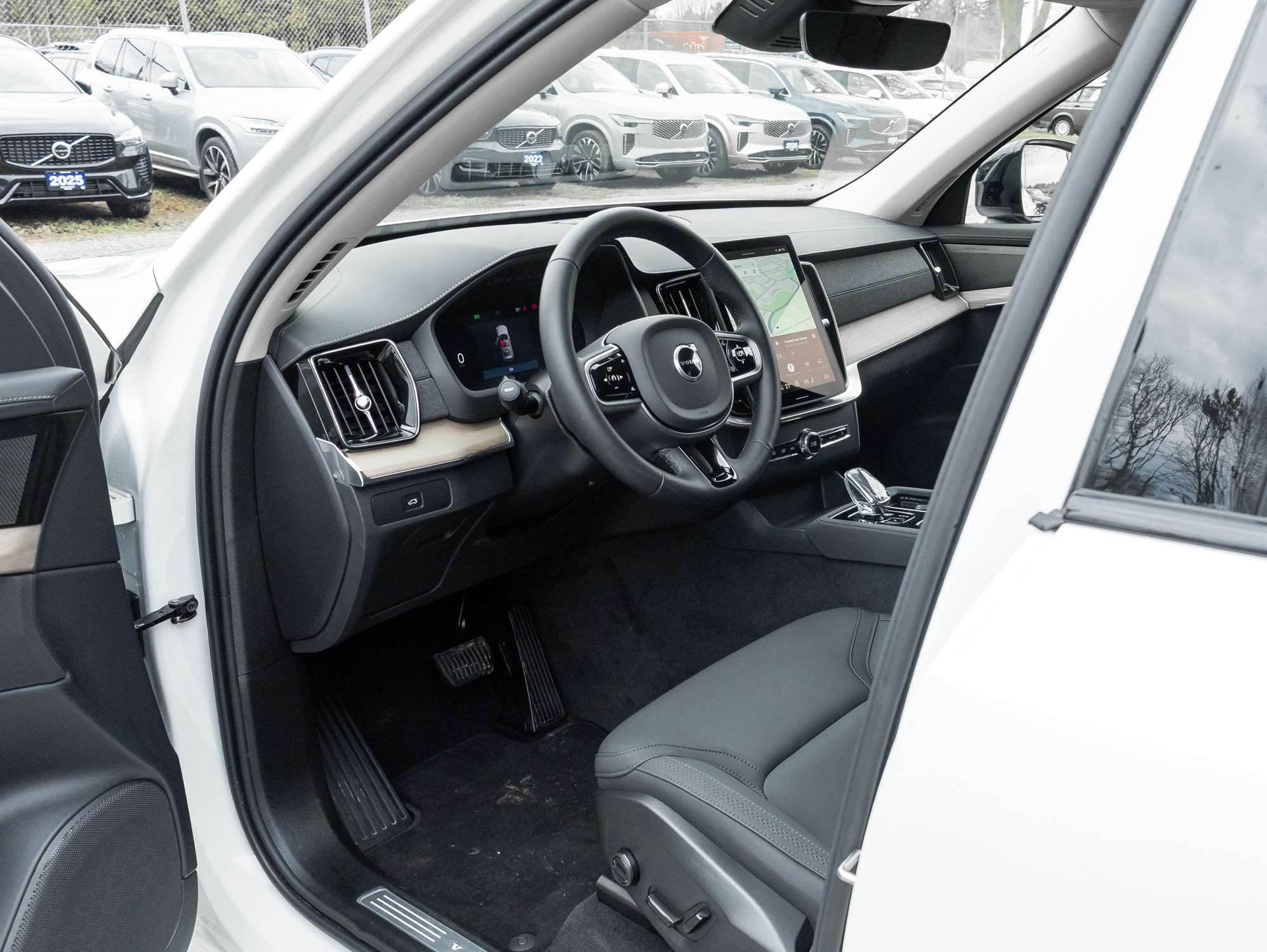 2026 Volvo XC90 B6 AWD PLUS 7-Seater |LOW KM |HARMAN KARDON|2.99%* thumb 8