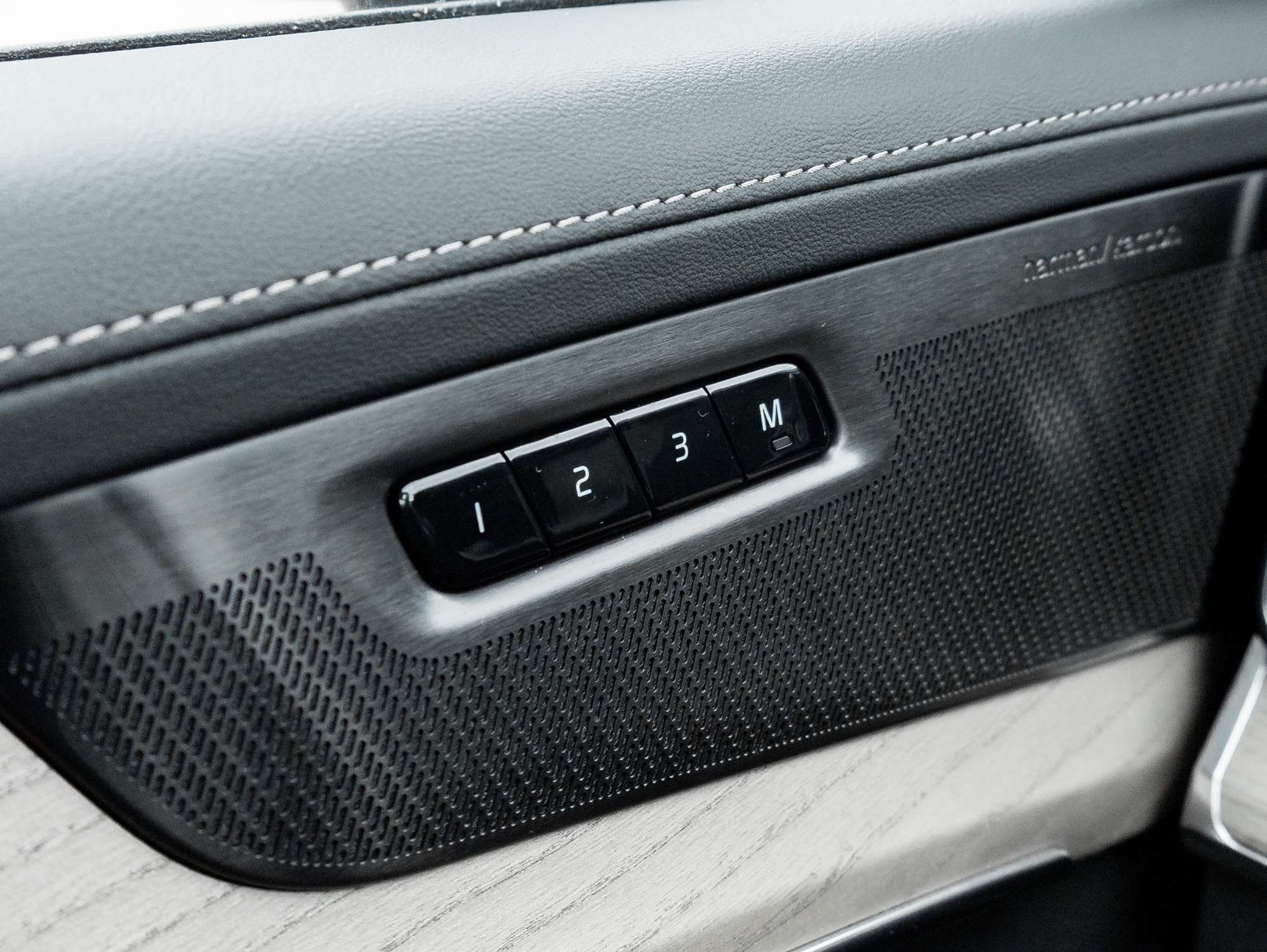 2026 Volvo XC90 B6 AWD PLUS 7-Seater |LOW KM |HARMAN KARDON|2.99%* thumb 16