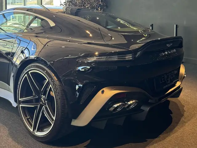 Aston Martin Vantage view 4